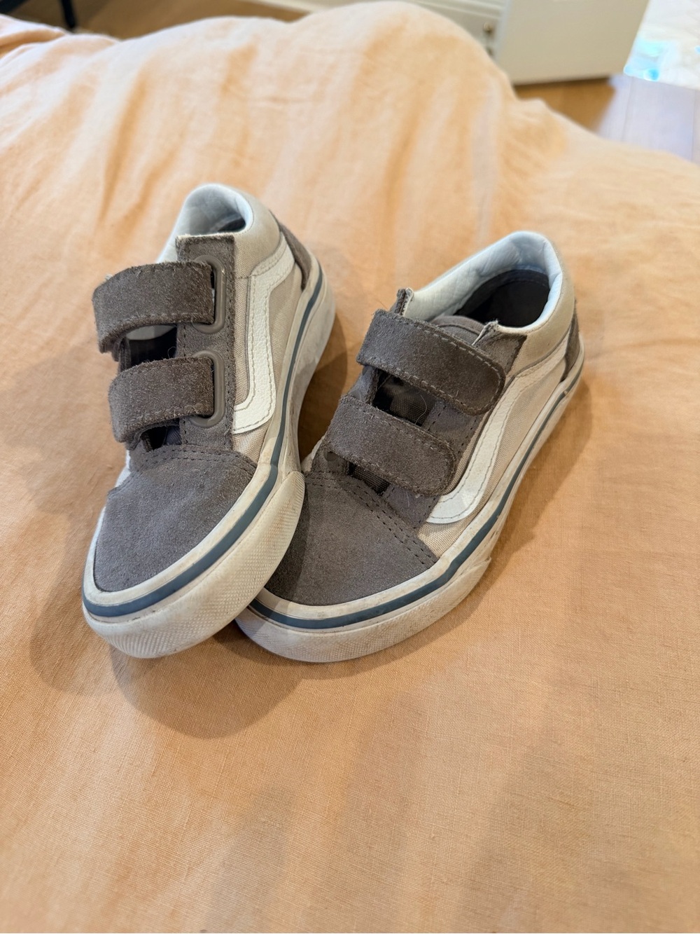 Kids Gray Suede Vans Velcro Sneakers